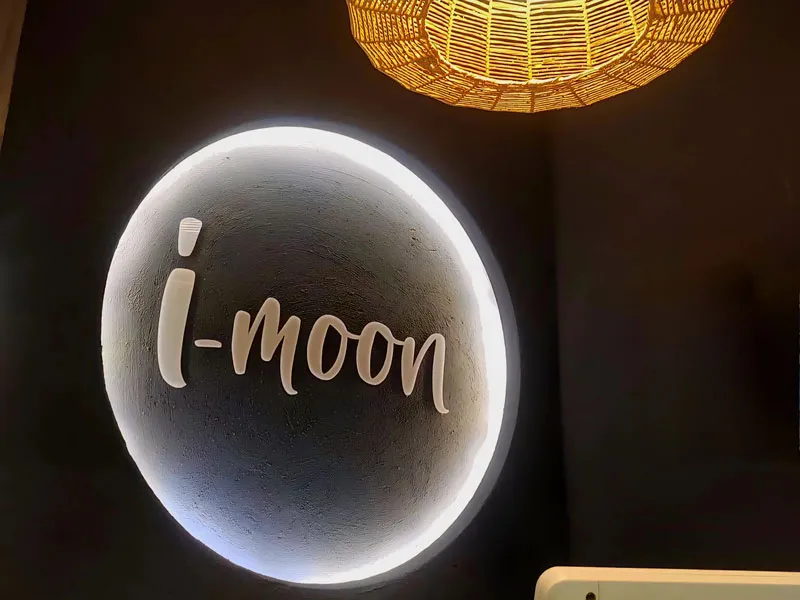 i-moon-cafe-gallery-1