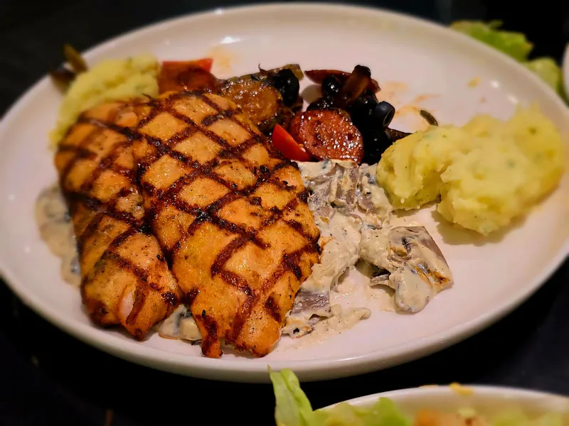 i-moon-cafe-gallery-2