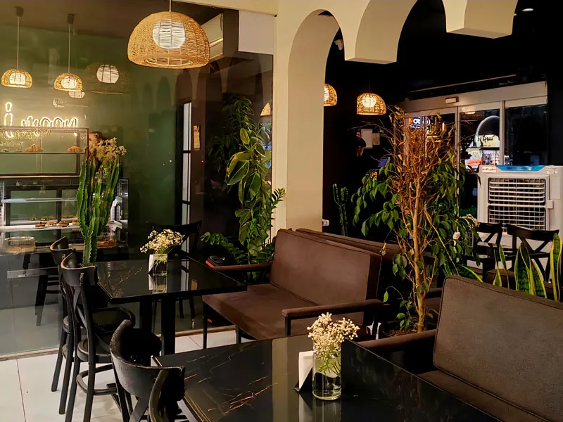 i-moon-cafe-gallery-3